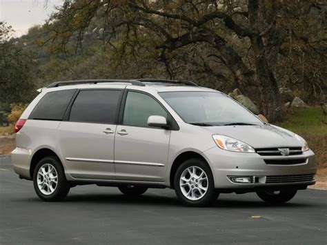 Toyota Sienna (XL20) (2003